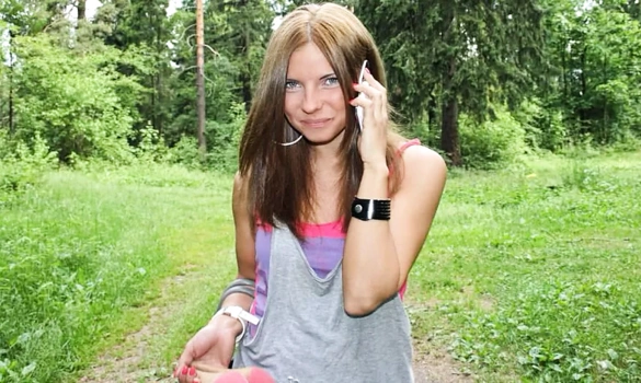 Русский секс на природе с Питерской девушкой которая дала ебать сразу двум своим друзьям