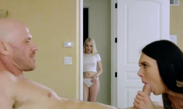 Милаха тоже пришла за сексом к подруге и ее парню