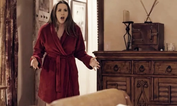 Жена застукала мужа с молодой девушкой в момент когда он кончал ей в рот