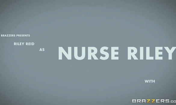 Толстый огромный член больного заинтересовал сексапильную медсестру в больничном халатике