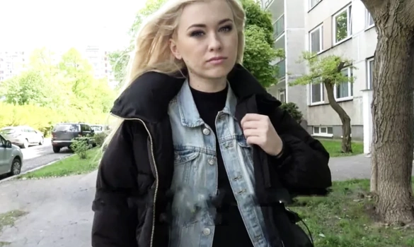 Пикапер познакомился для секса с молодой чешской студенткой