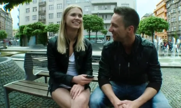 Пикапер уговорил скромную девушку на секс без обязательств