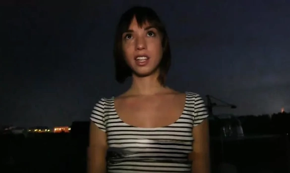 Милашка сама не поняла как повелась на секс