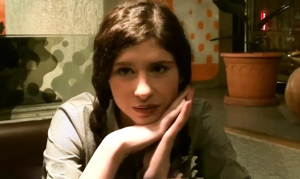 Парни развели русскую девушку на секс в туалете