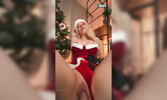 Красивая девушка скачет на моем члене во время Нового года