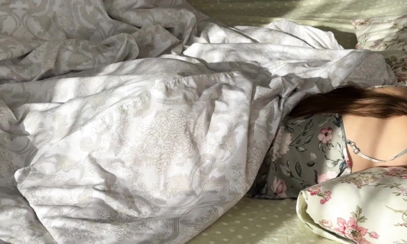 Сводная сестра заслужила секс с самого утра