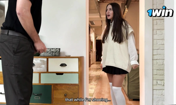 Сводная сестра застукала брата на дрочке