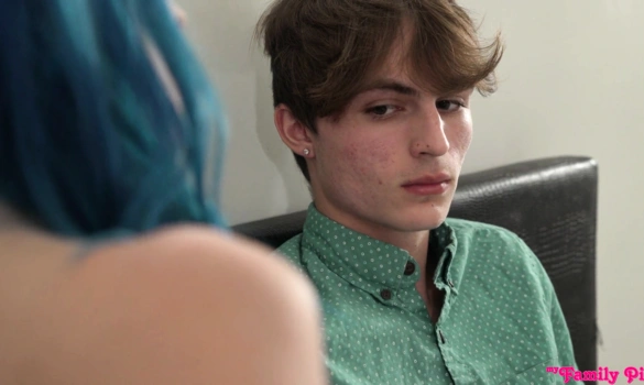 Сводная сестра сама хочет этого