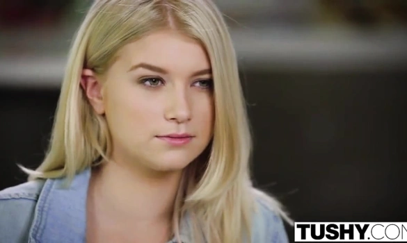 Первый анал молодой блондинки