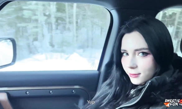 Остановился и решил подкинуть симпатичную русскую девушку