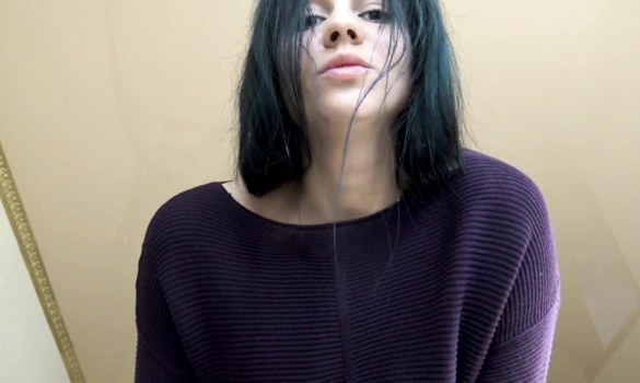 Любишь ласкать зрелую киску? - Ну ведь правда же любишь?